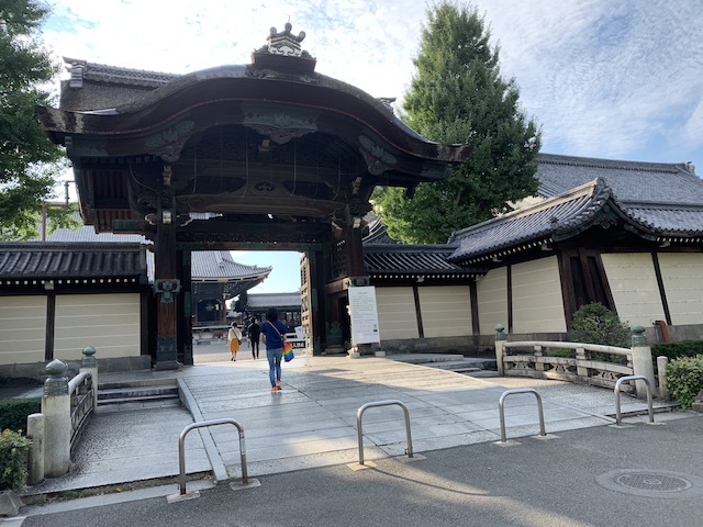東本願寺前