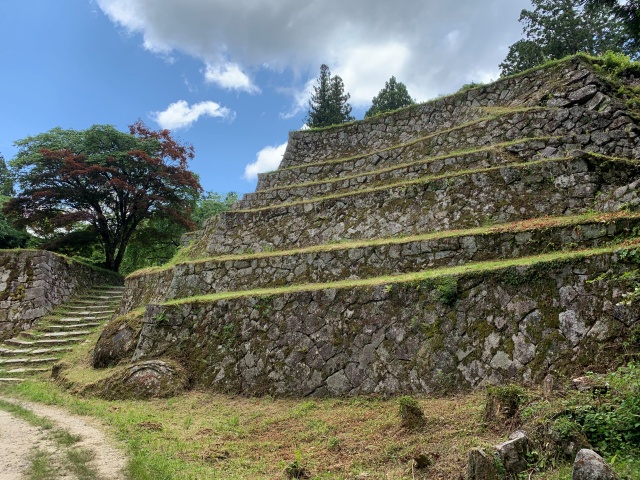 岩村城本丸あとの石垣